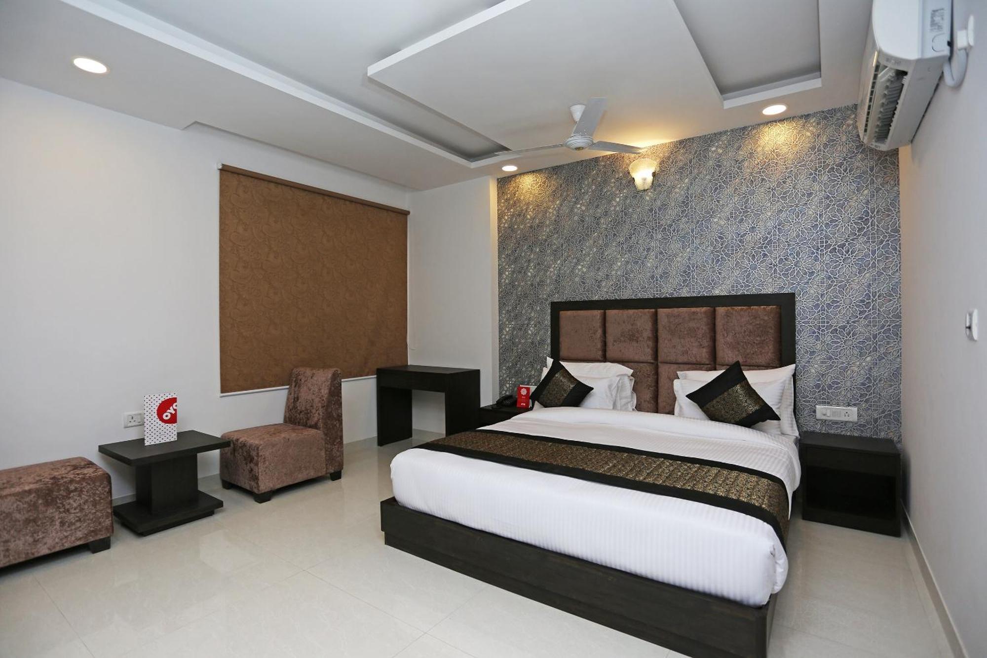 Hotel O M Suites Нью-Делі Екстер'єр фото