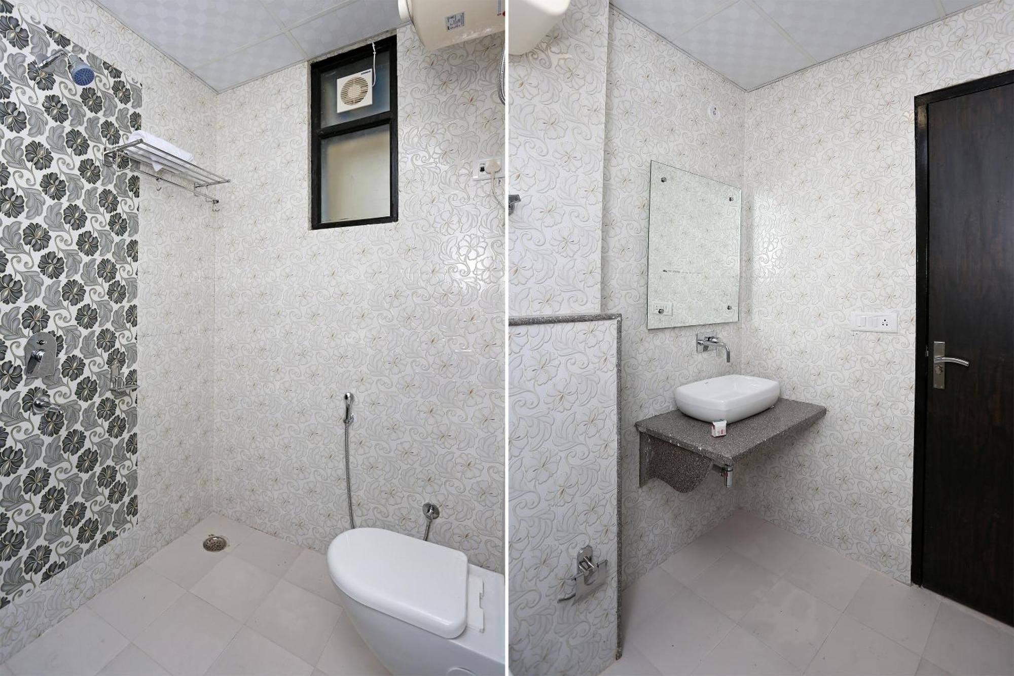 Hotel O M Suites Нью-Делі Екстер'єр фото
